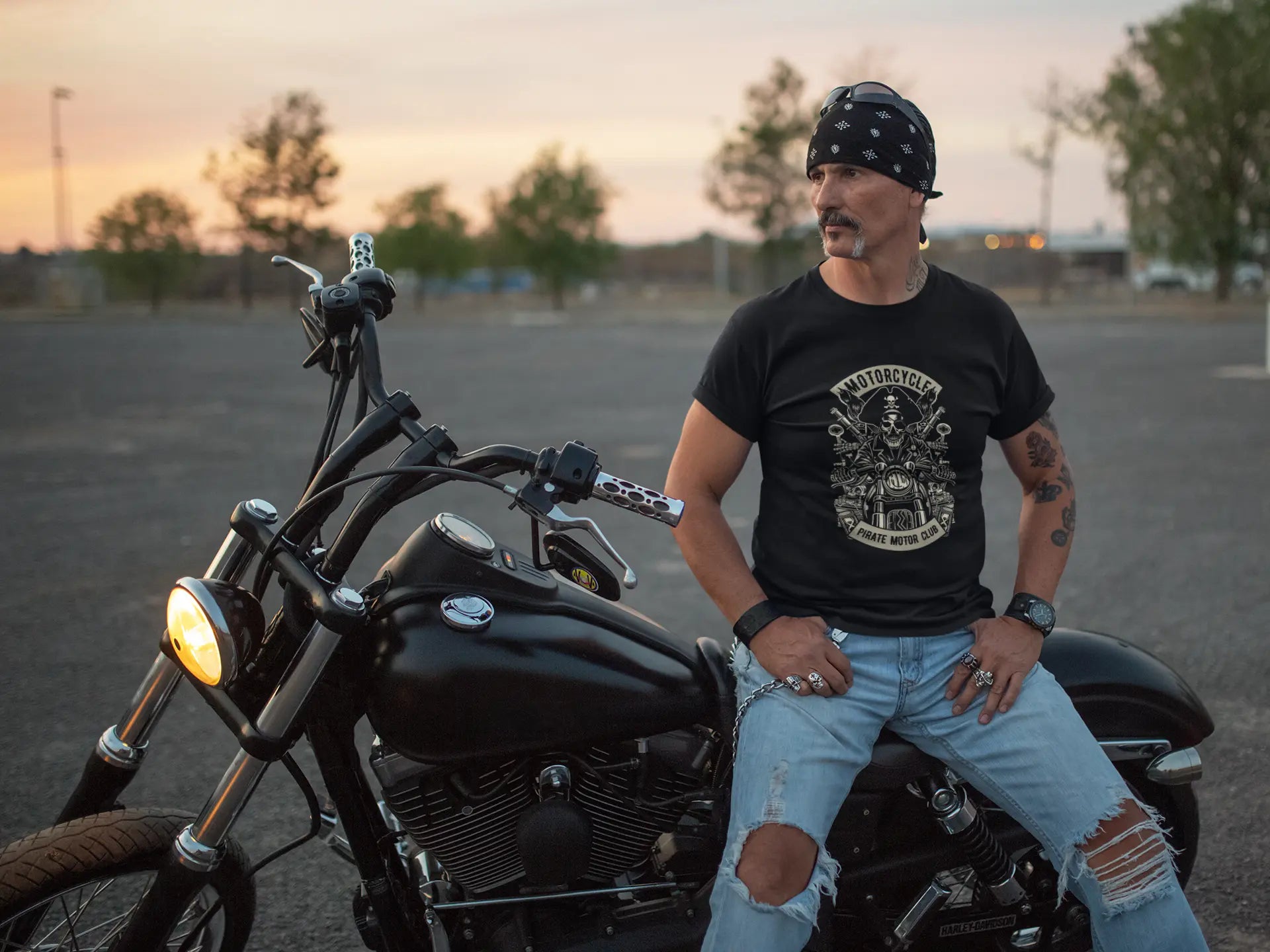 REGULAR FIT T-SHIRT PIRATE RIDER